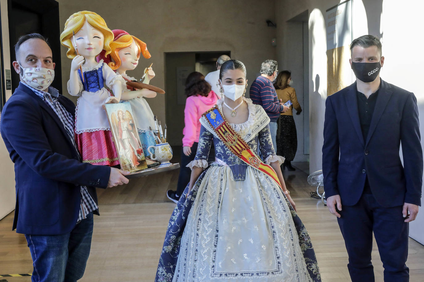 Fotos: Una plantà infantil simbólica de las Fallas 2021