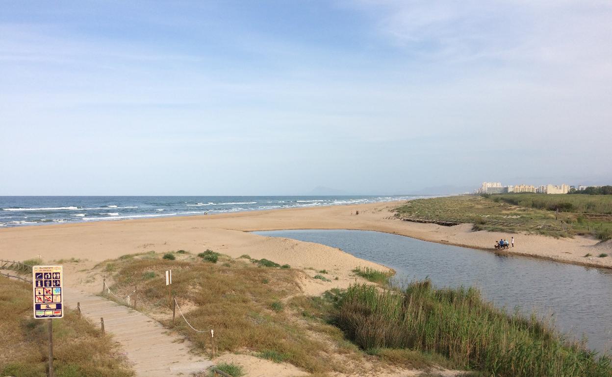 Tramo final de la desembocadura del río Vaca, entre Xeraco y Gandia. 