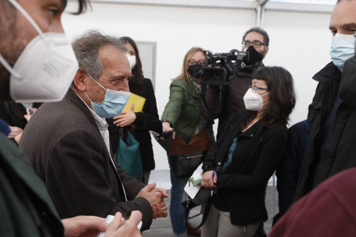 Fotos: La vacunación de docentes en la Comunitat, suspendida