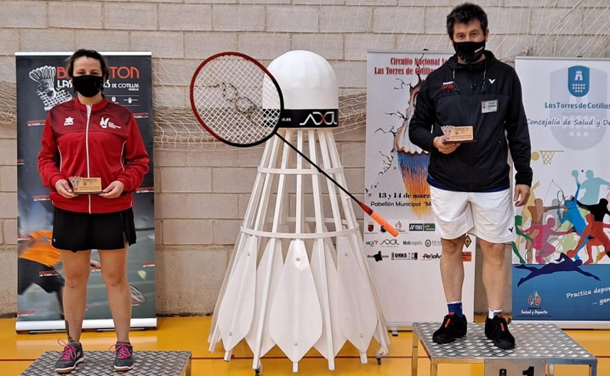 La deportista de Xàtiva recibió un reconocimiento por su reiterada participación en el torneo de Murcia. 