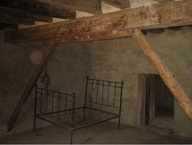 Dos monumentos valencianos han entrado en la lista roja del patrimonio, una iniciativa de la asociación Hispania Nostra que recoge bienes sometidos a riesgo de desaparición, destrucción o alteración esencial de sus valores. Se trata del chalé Giner Cortina, en la localidad de Torrent (Valencia), y la alquería casa de Bonanza, en Orihuela (Alicante). En pantalla, una imagen del segundo.