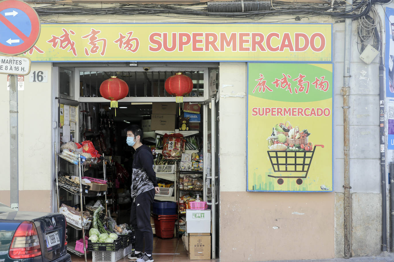 Algunos vecinos y comerciantes ya no se niegan a que la zona se denomine 'Chinatown'si eso va a dar visibilidad y visitantes. Otros muestran su firme rechazo a una iniciativa impulsada desde los presupuestos participativos del Gobierno municipal con el voto a favor de sólo 342 personas.