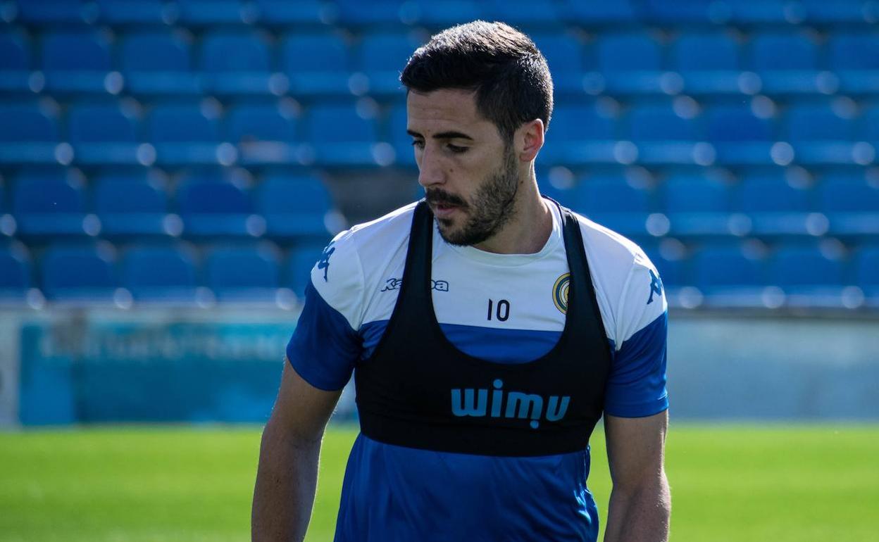 Moyita ha entrado en la convocatoria y podría ser titular este domingo en La Nucía. 