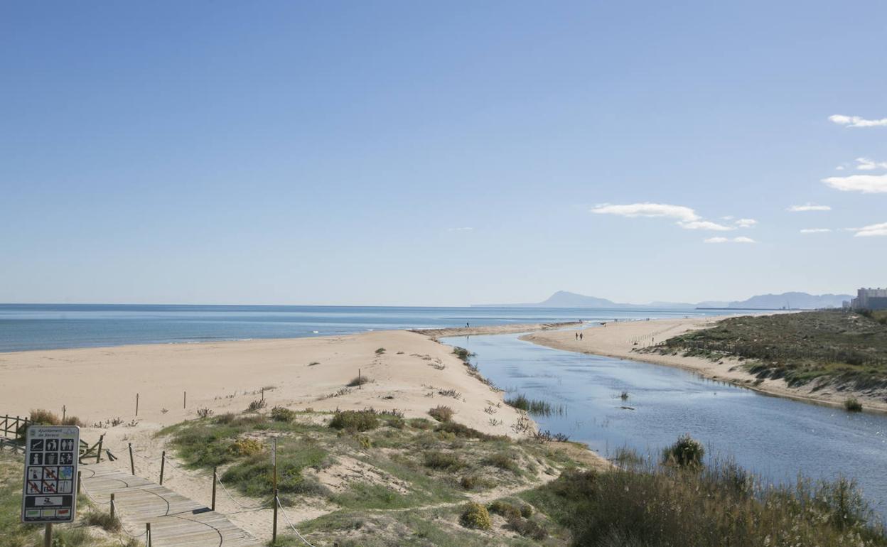 Playa de l'Auir en el linde entre Xeraco y Gandia. 