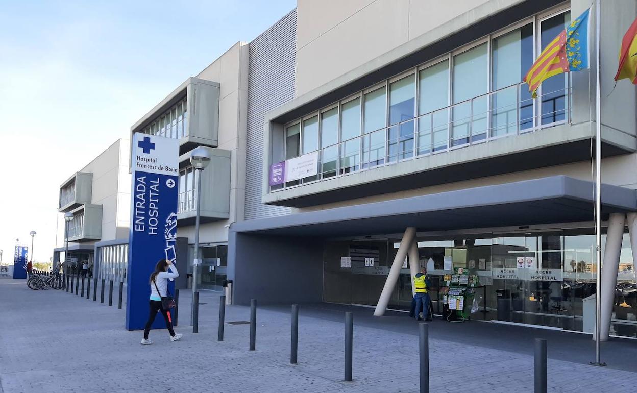 Acceso al hospital de Gandia. 