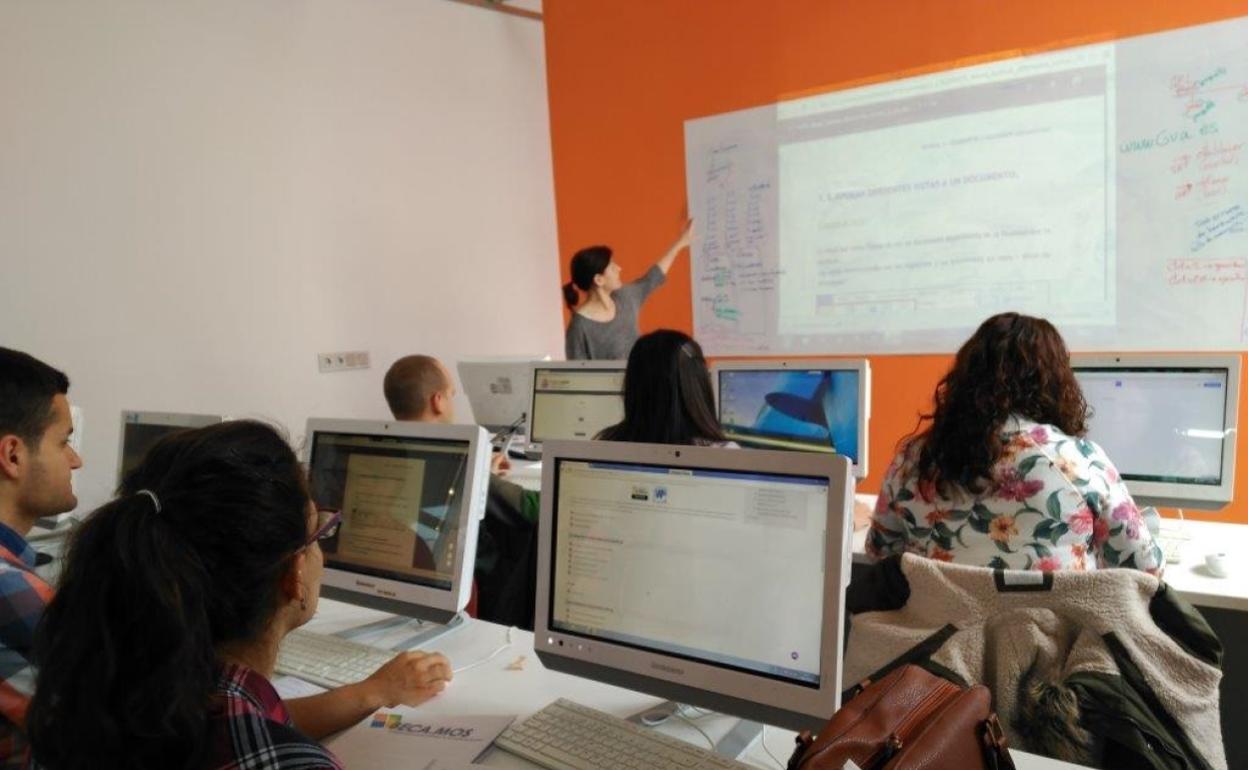 Una de las sesiones de la Universidad Estacional de Alzira en años anteriores. 