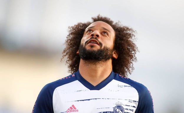 Marcelo, durante el calentamiento de un partido de Champions. 