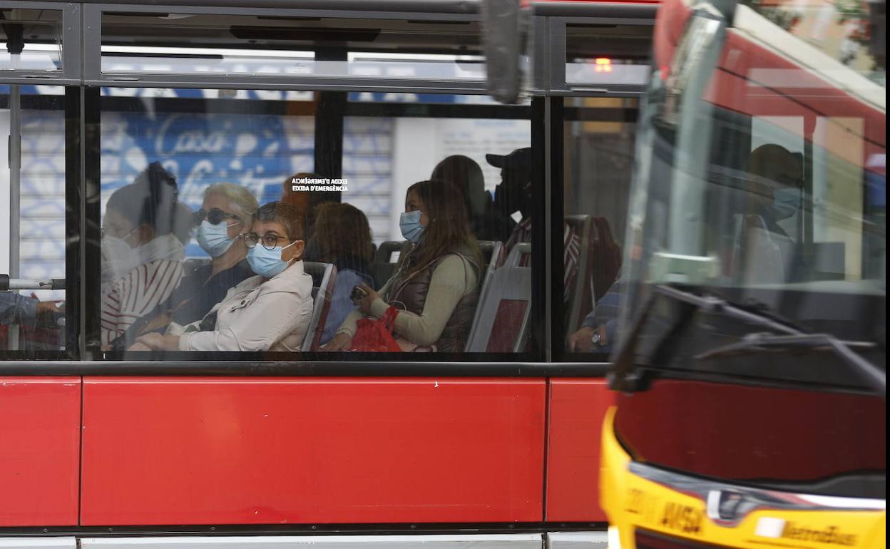 Un autobús de la EMT, durante la pandemia