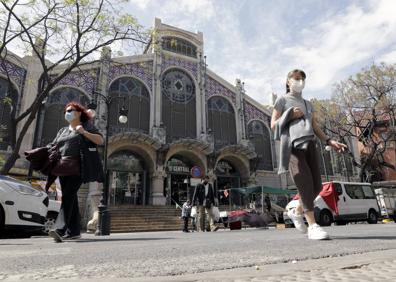 Imagen secundaria 1 - Turistas en Valencia