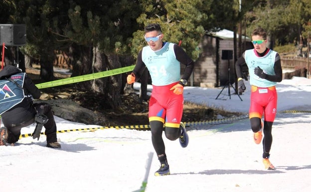 Pablo Martínez, durante el tramo de la carrera a pie en la que se convirtió campeón del mundo junior. 