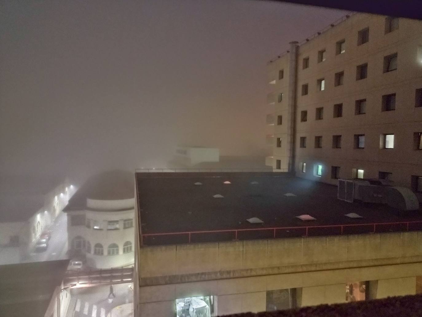 Fotos: Valencia amanece cubierta de niebla