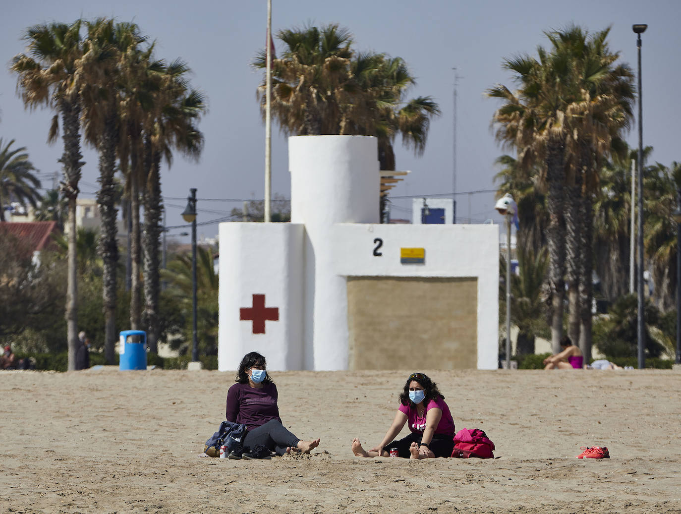 Este miércoles entra en vigor la obligatoriedad de llevar mascarilla en cualquier espacio público, incluso aquellos en los que se garantice la separación entre personas de más de 1,5 metros.