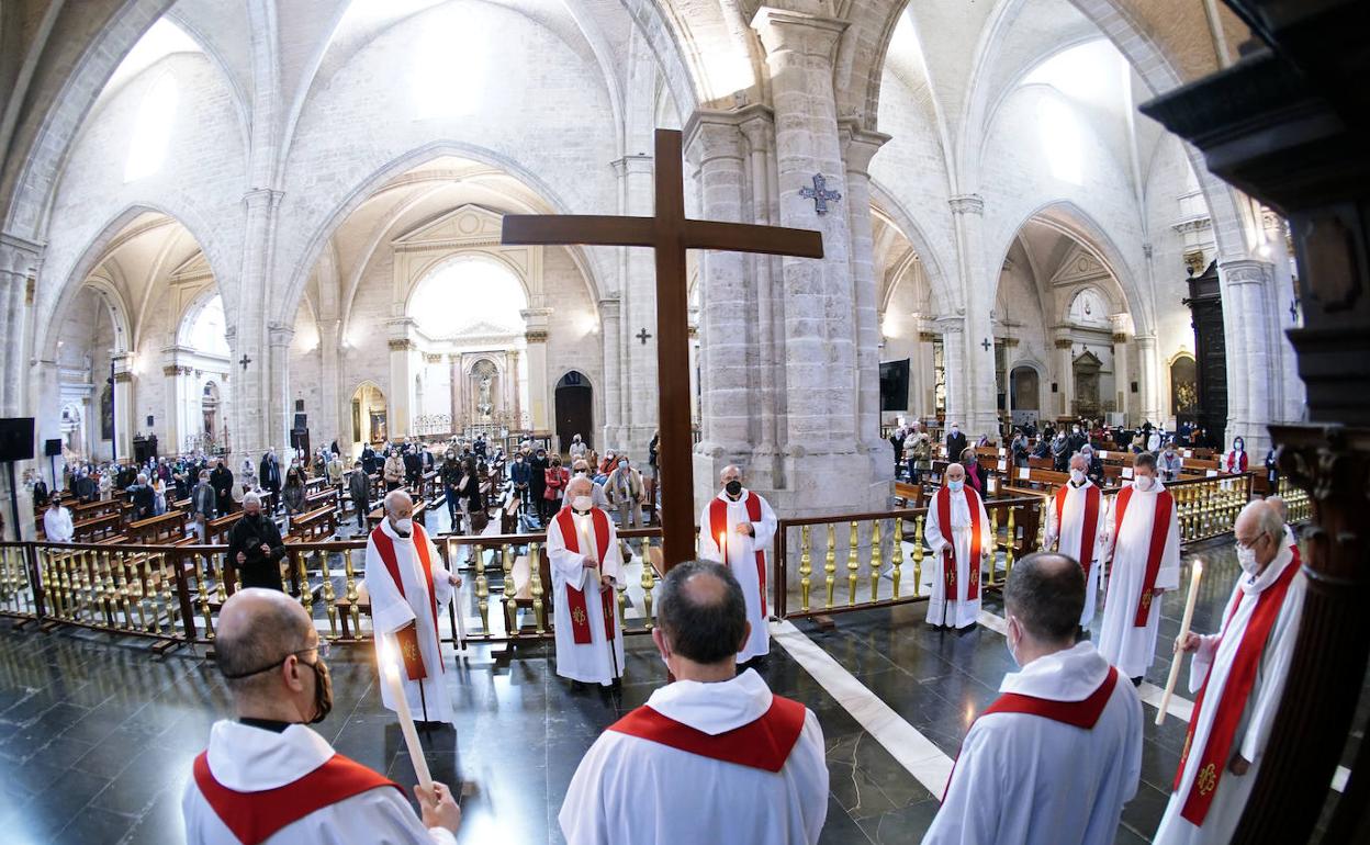 Celebración del Vía Crucis en la Catedral de Valencia. 