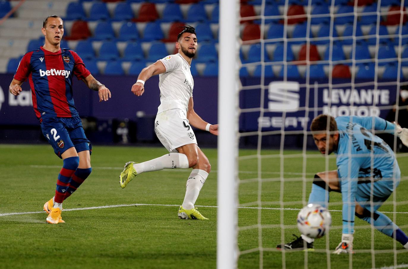 Fotos: Las mejores imágenes del Levante UD-SD Huesca