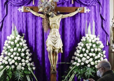 Imagen secundaria 1 - Celebración del Domingo de Resurrección en la iglesia de N. S. de los Ángeles, Cristo del Salvador y la Dolorosa de los Granaderos del Grao. 