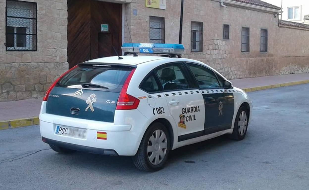 Un coche de la Guardia Civil, en una imagen de archivo.