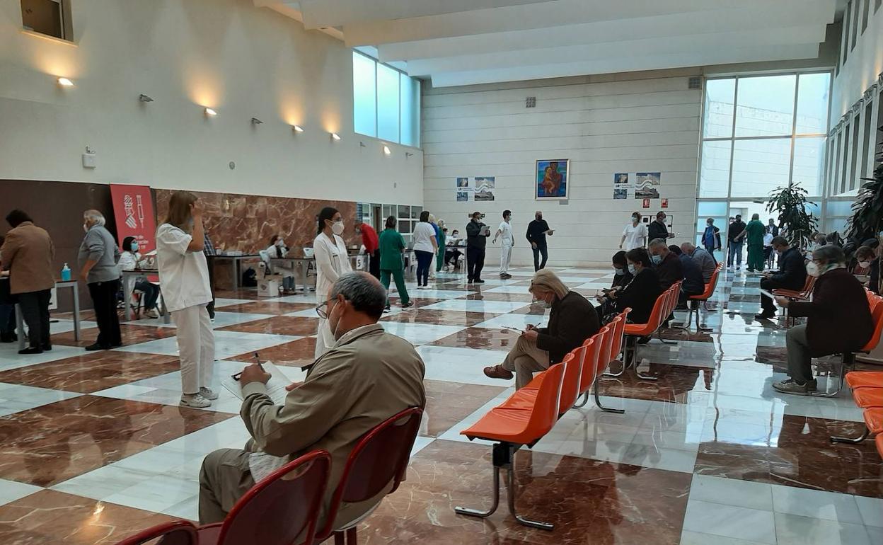 Vacunación en el Hospital General de Alicante.  