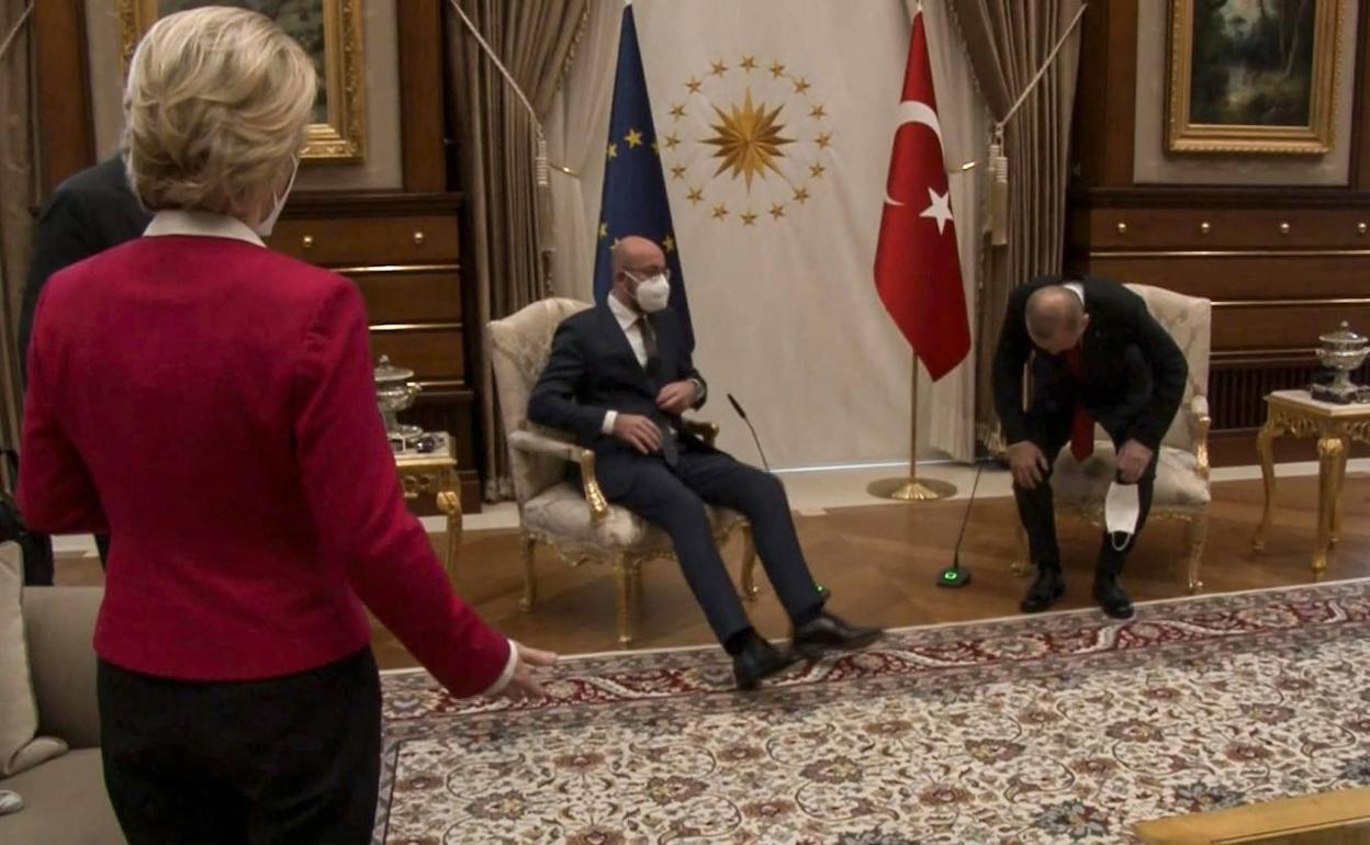 Ursula Von der Leyen, el pasado día 6 cuando fue relegada a un sofá en la entrevista con Erdogan.