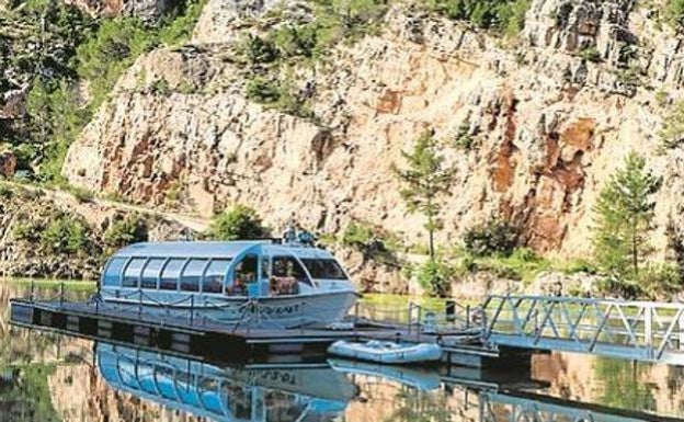 La naturaleza es la fiel compañera del recorrido fluvial del Júcar.