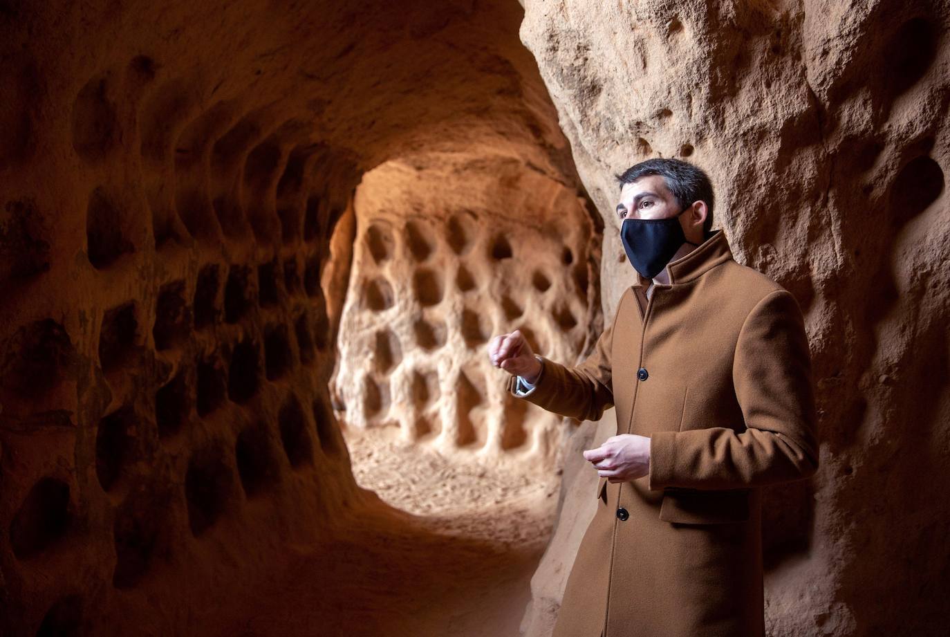 Fotos: Cueva de los 100 Pilares: un viaje sensorial a las entrañas de la Edad Media