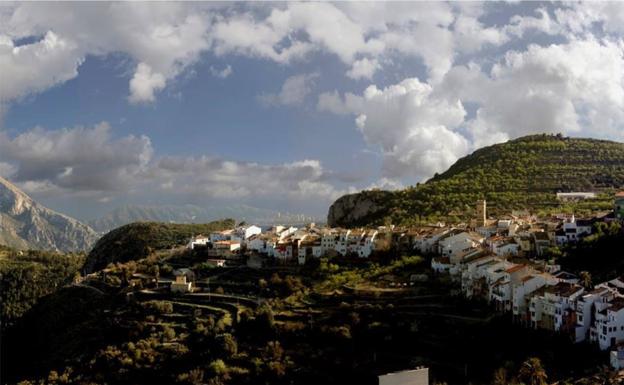 Tàrbena: historia, naturaleza y gastronomía