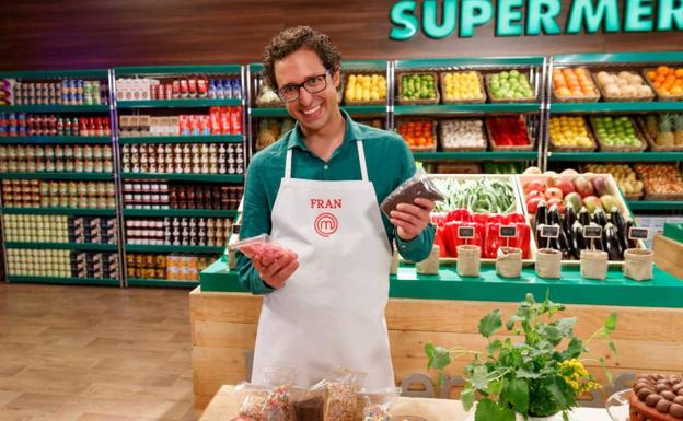 Así es Fran, el camarero que se pasa al «lado agradable de la hostelería» en 'MasterChef 9'