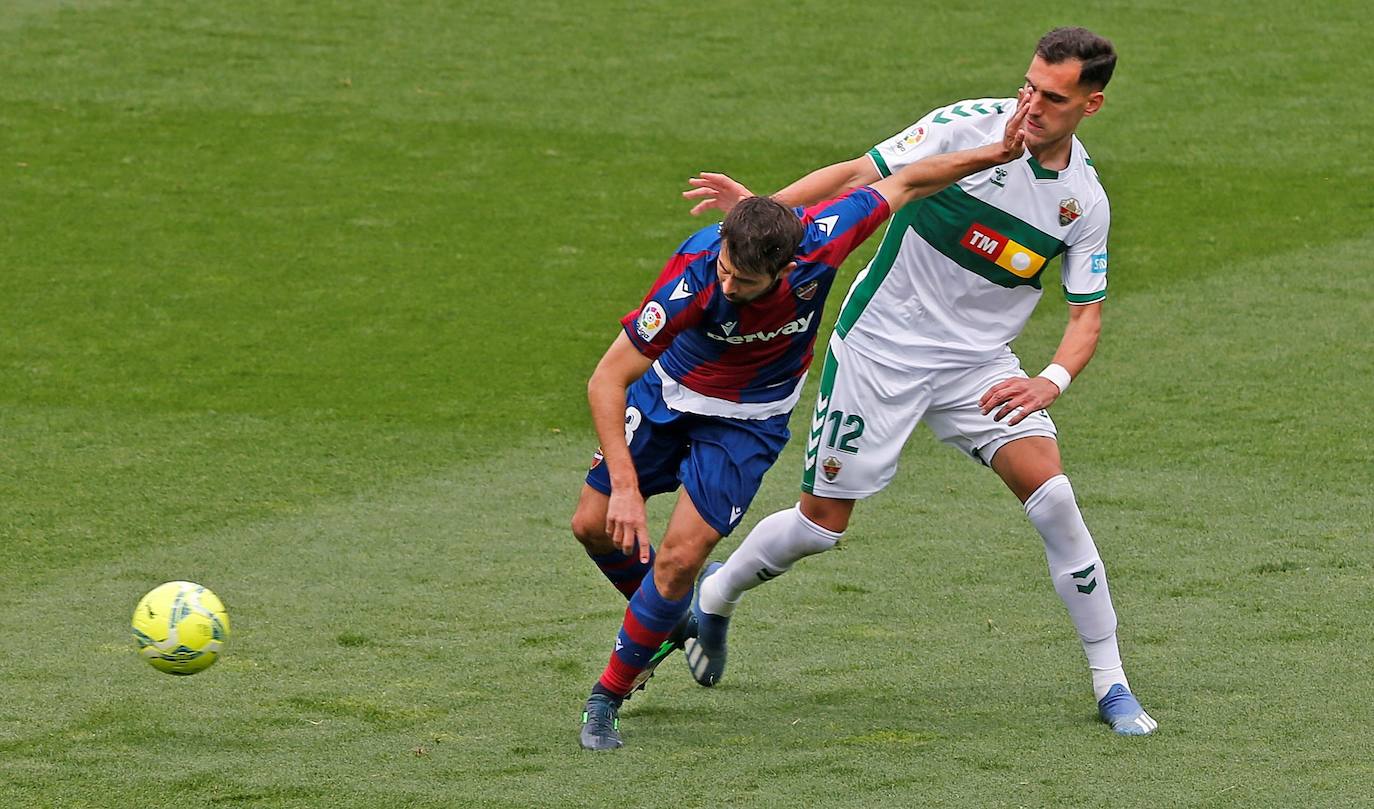 Fotos: Las mejores imágenes del Elche CF-Levante UD