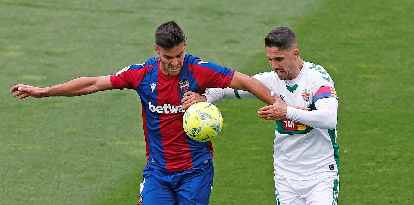 Fotos: Las mejores imágenes del Elche CF-Levante UD