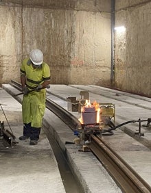 Imagen secundaria 2 - Vías de la parte subterránea de la estación de Alicante y talleres en construcción en Nazaret. 