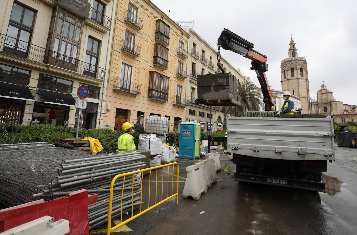 Empiezan las obras de la plaza de la Reina de Valencia. 