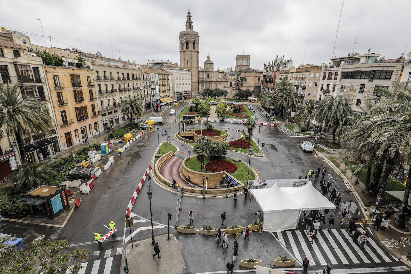 Empiezan las obras de la plaza de la Reina de Valencia. 