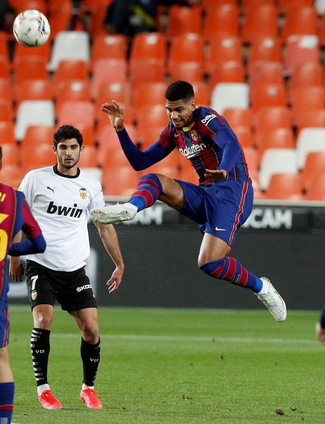 Fotos: Las mejores imágenes del Valencia CF-FC Barcelona