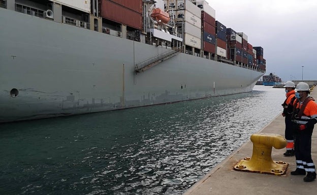 El brote de Covid en los dos barcos aislados en el Puerto de Valencia suma ya 13 contagios 