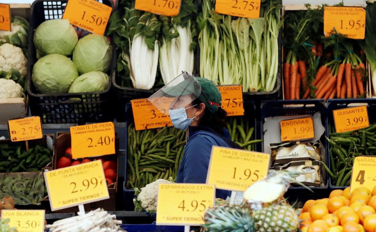 Una frutería en primavera. 