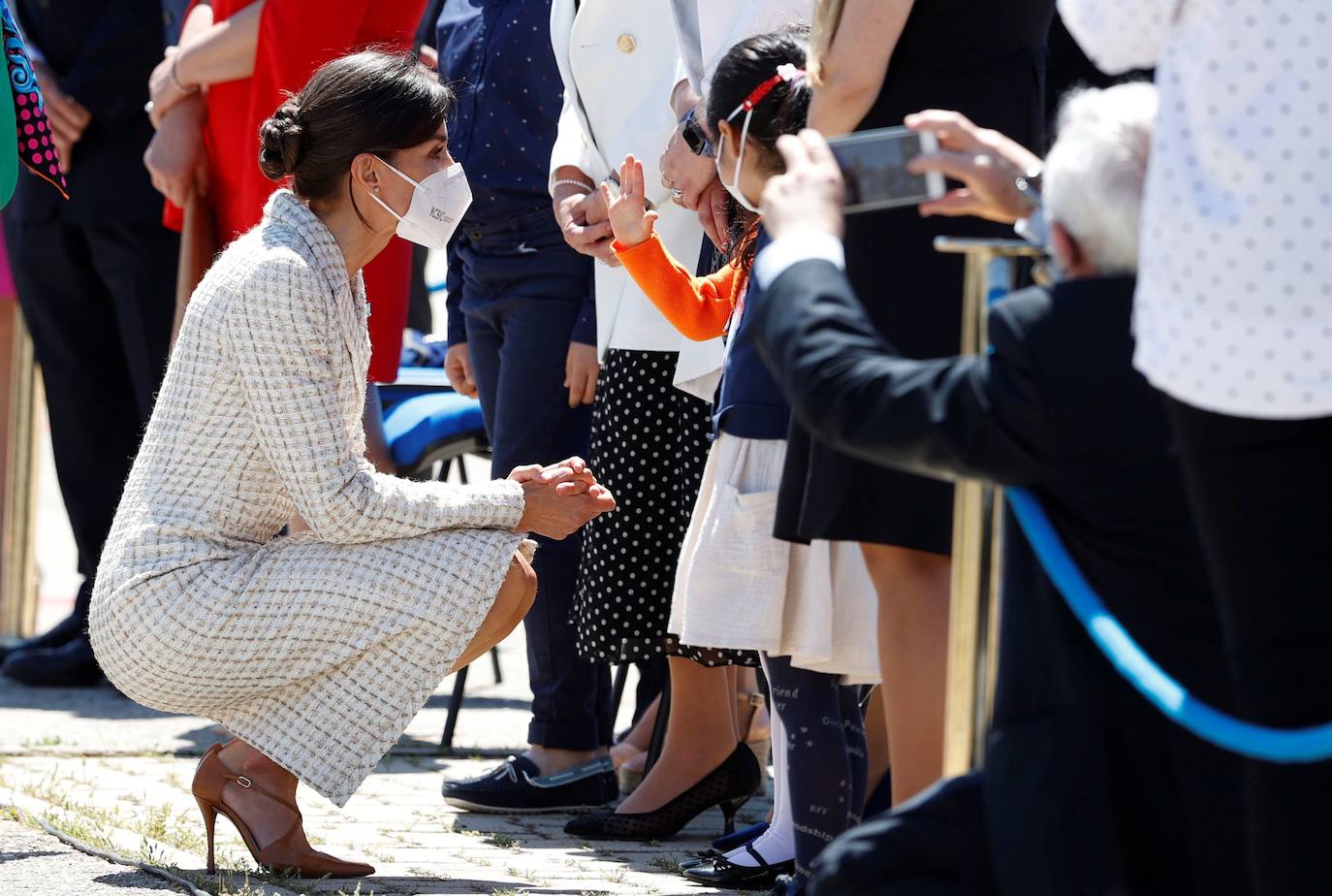 Fotos: La Reina Letizia, espectacular con el vestido del bautizo de la Princesa Leonor