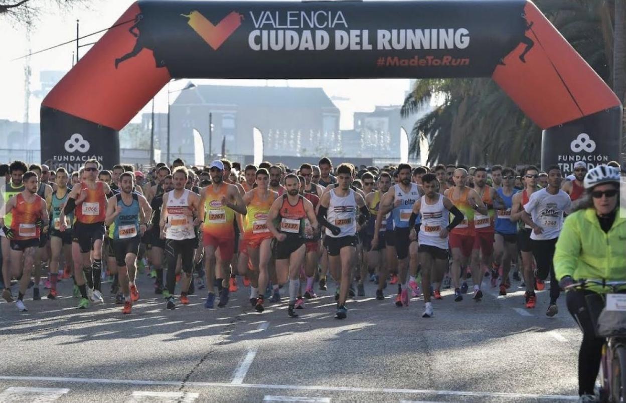 Salida de la Never Stop Running, última carrera popular celebrada en Valencia hasta la de este domingo. Fili navarrete/fmg valencia