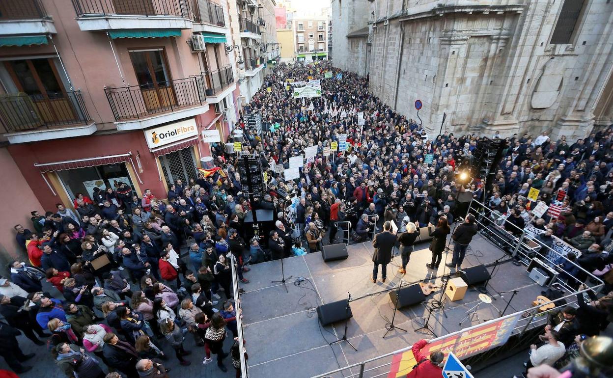 Manifestación organizada el año pasado en Orihuela contra la Ley de Plurilingüismo. 