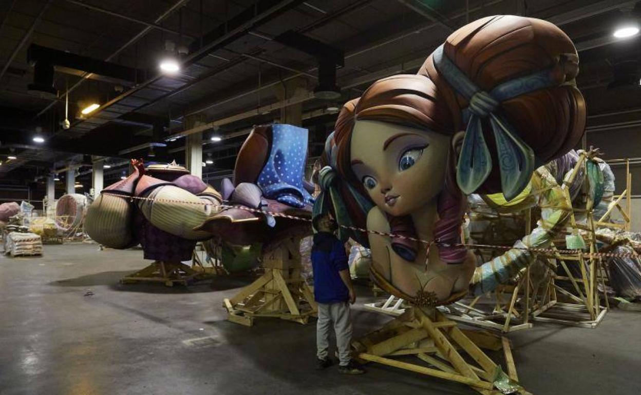 fallas Valencia 2021 | Los artistas quieren que se estudie ya cómo sacar las piezas de Feria Valencia