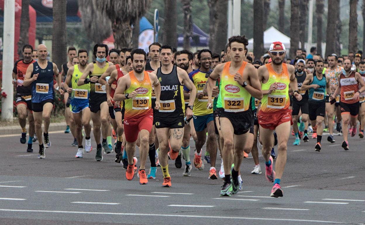 Primera salida de la carrera del domingo 9 de mayo. 