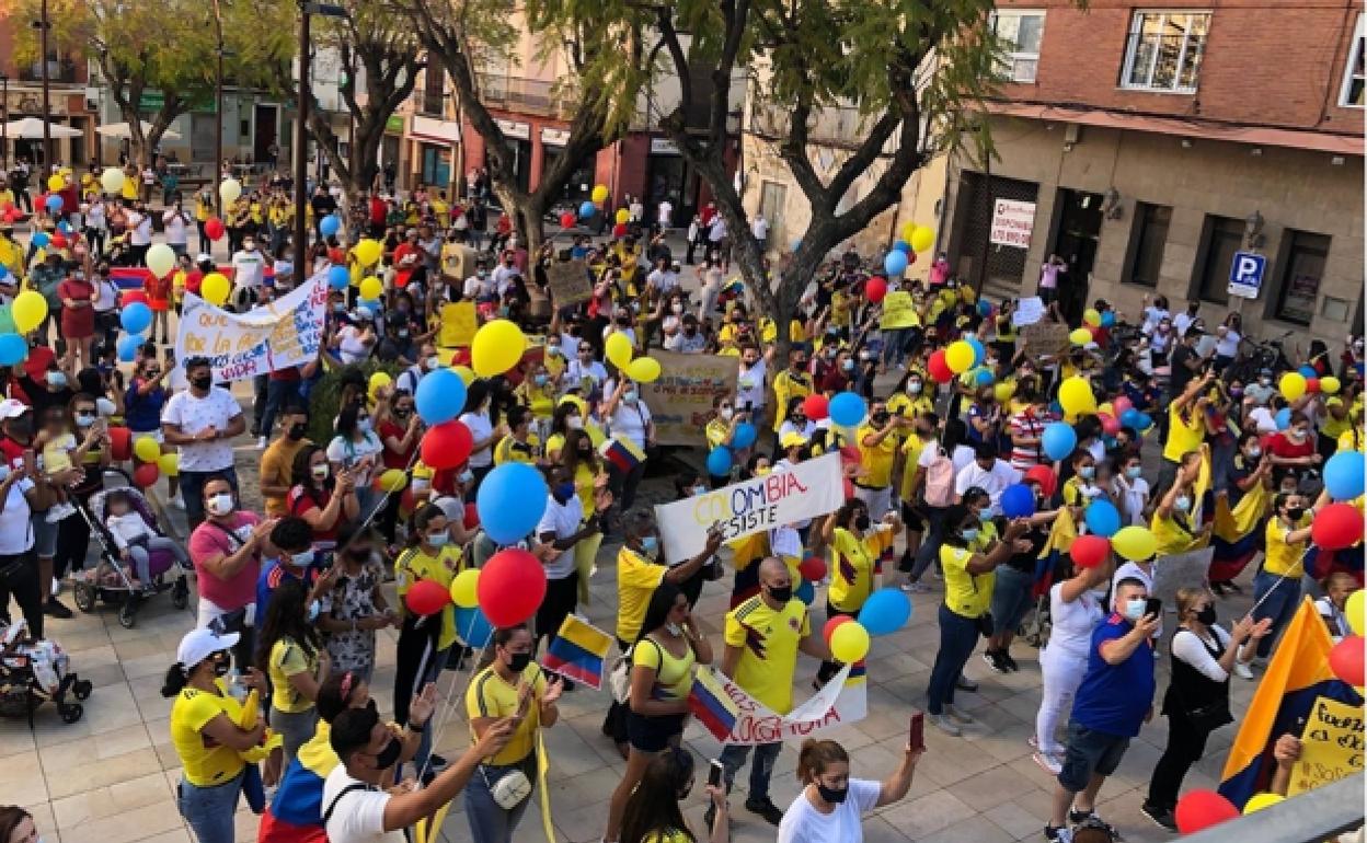 Manifestación en Dénia la semana pasada contra la represión en Colombia. 