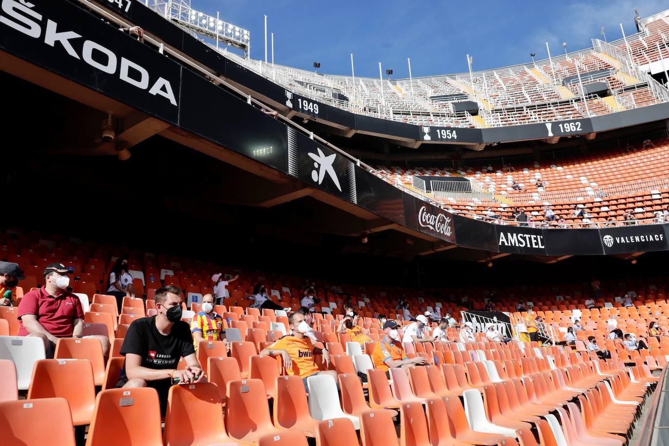 Fotos: El público vuelve a Mestalla