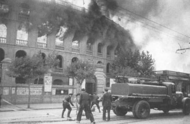 Incendio en la plaza de Toros, en 1947.