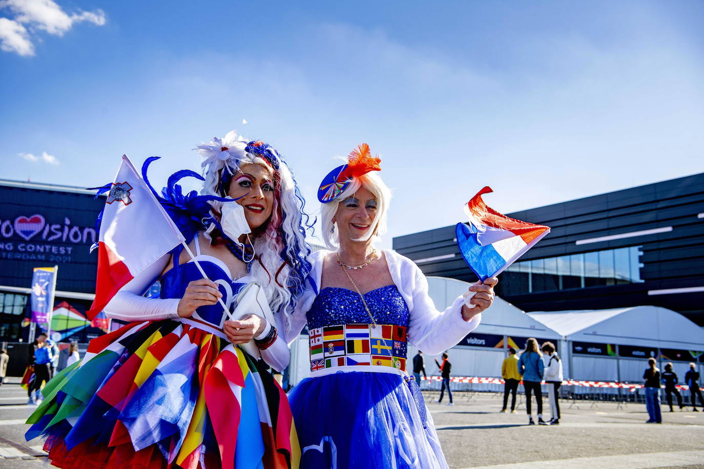 La de este 2021 es una de las ediciones más esperadas del festival de Eurovisión, después de tener que suspender el pasado año su histórica celebración por la pandemia de coronavirus. Este martes 18 arranca la cita musical europea con las semifinales, que llevarán a la gran final del próximo sábado 22 de mayo. Será Blas Cantó quien represente a España con el tema 'Voy a quedarme'.