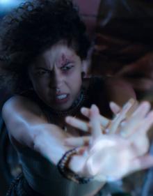 Imagen secundaria 2 - Tres fotogramas de 'Jupiter's Legacy'.