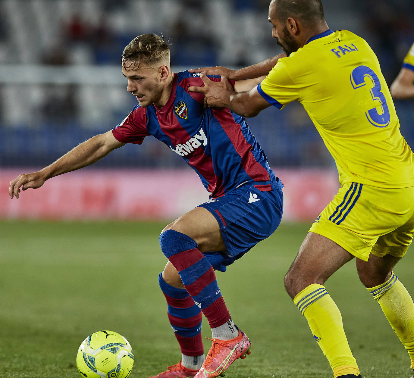 Fotos: Las mejores imágenes del Levante UD-Cádiz CF