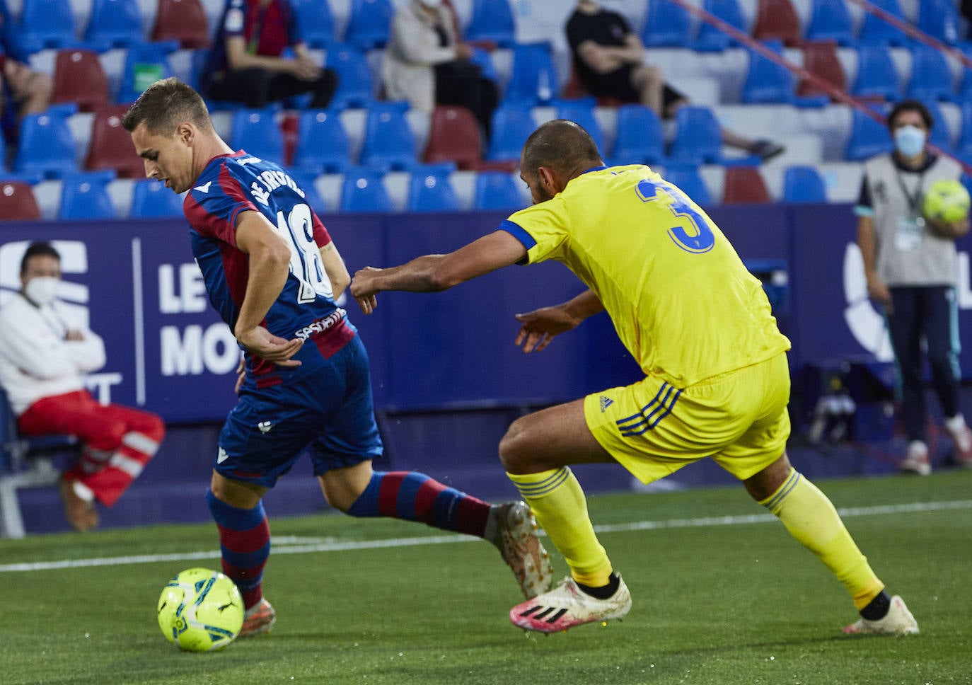 Fotos: Las mejores imágenes del Levante UD-Cádiz CF