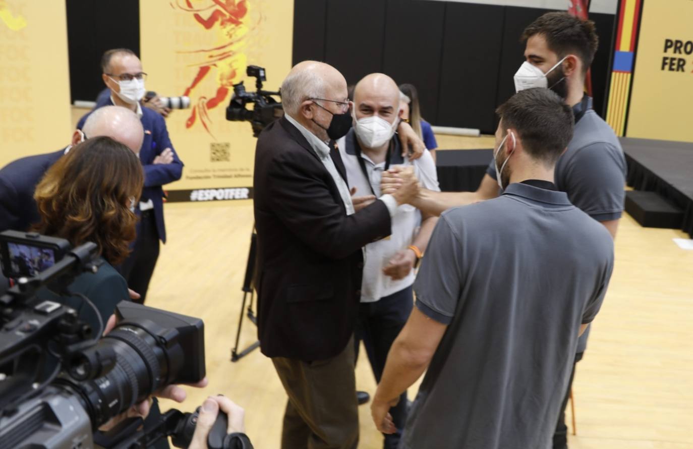 El Proyecto FER, la iniciativa impulsada por Juan Roig, ha batido un nuevo récord y pasa a contar con 150 competidores tal y como ha informado en un acto celebrado en L'Alqueria del Basket. De ellos, 36 estarán en los Juegos Olímpicos de Tokio. El desafío de alcanzar los 50 representantes sigue vivo para la cita de París en 2024. 