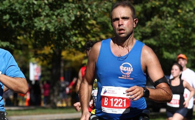 Caballer, un amante de los 42K, durante su participación en el maratón de Chicago. 