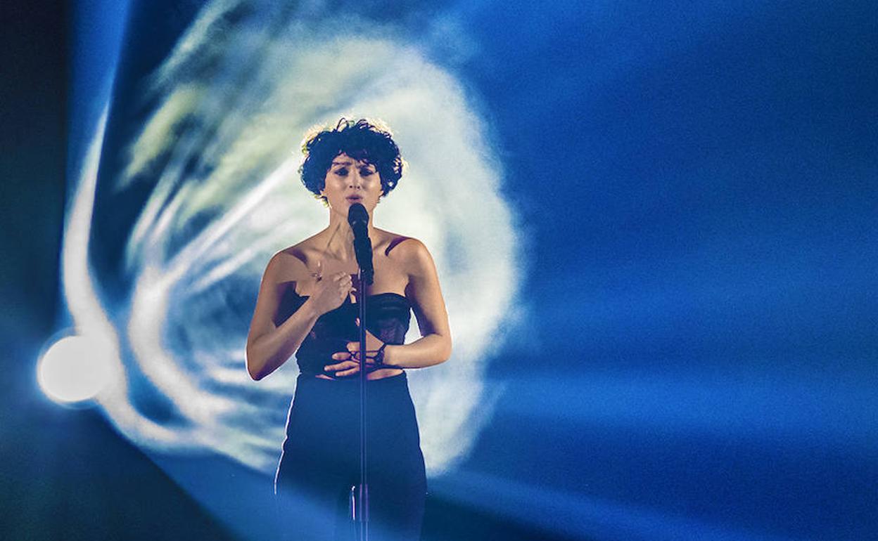 La francesa Barbara Pravi, durante el último ensayo antes de la final de Eurovisión 2021. 