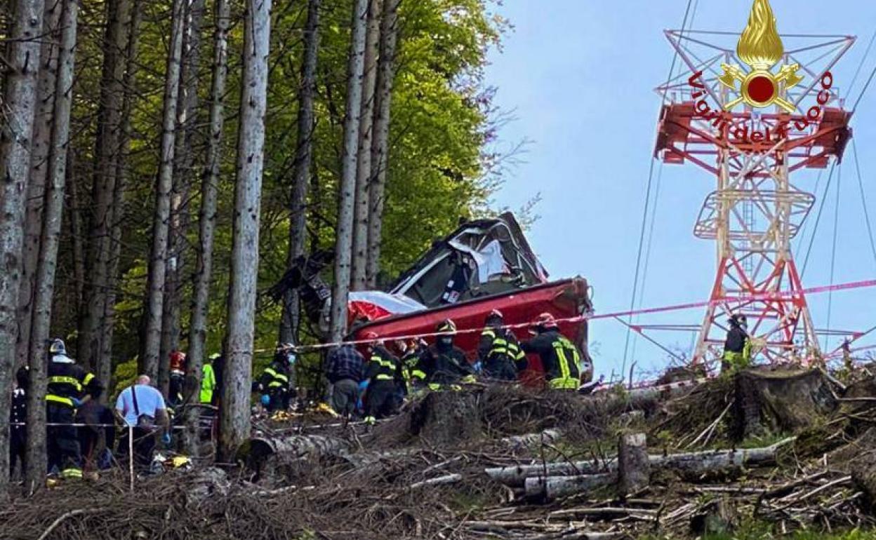 Descolgamiento del teleférico en el norte de Italia 